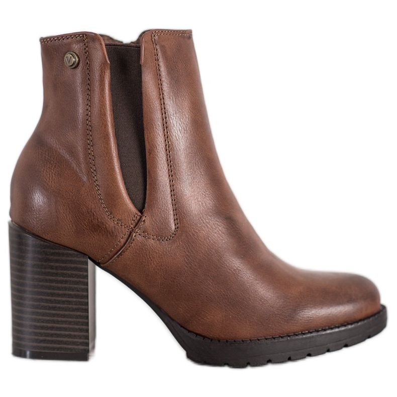 Weide Comfortable boots on a post brown