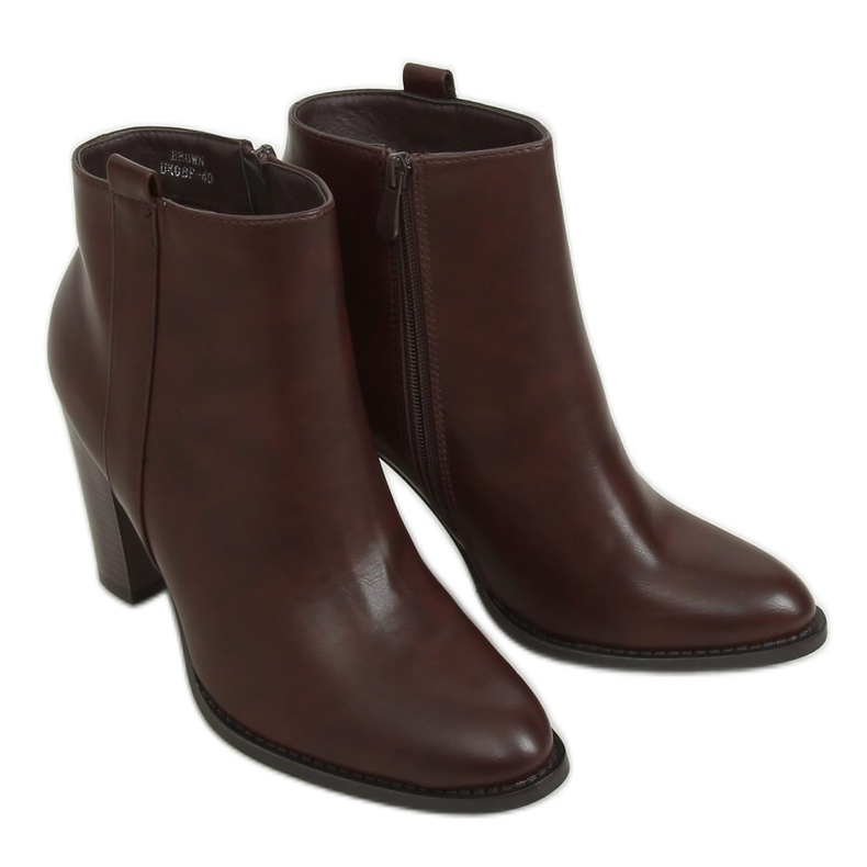 Classic brown boots UK08P Brown on the post