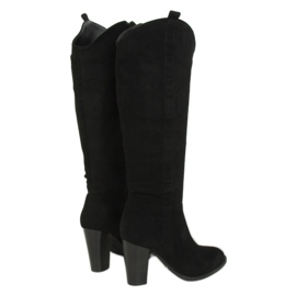 Classic boots on the post black UK07P Black