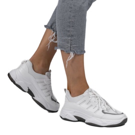 White fashionable sports shoes BH-001