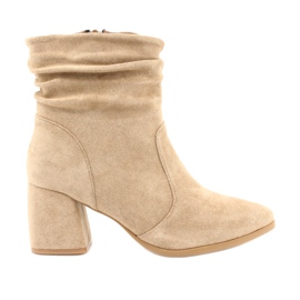 M.Daszyński Beige suede boots MR2025-10