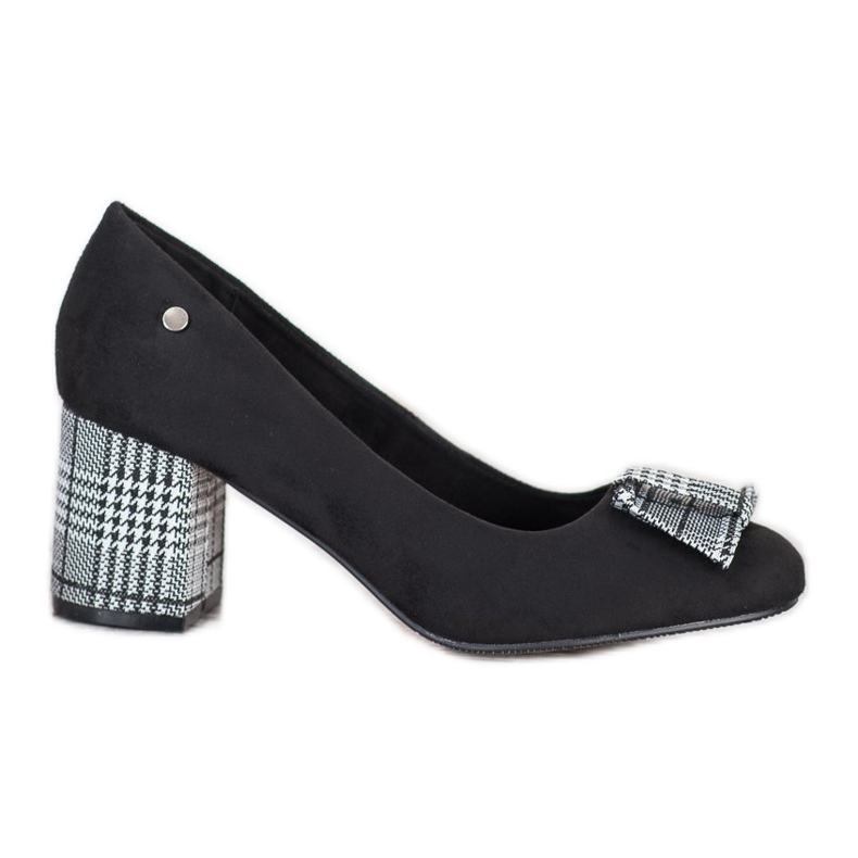 Filippo Comfortable pumps on a pillar white black