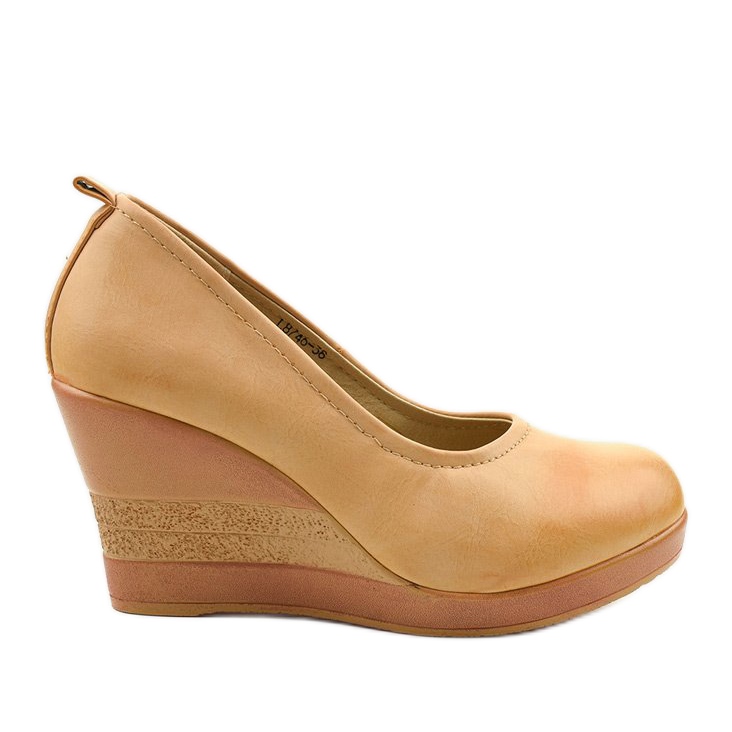 Beige pumps on the wedge Deamville