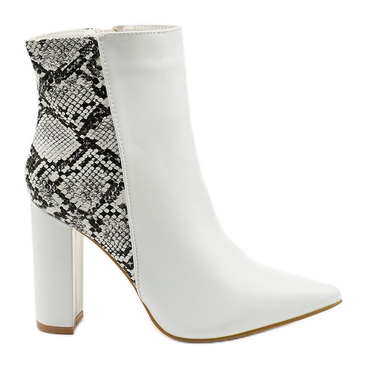 White boots on the Shyvia post