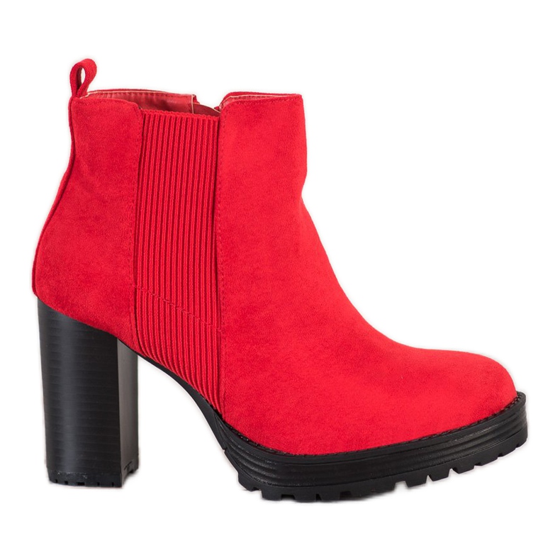 Small Swan Boots On The Platform red