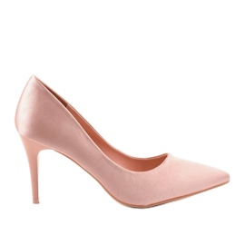 Pink pumps on a LEI-160 heel