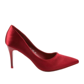 Red pumps on the LEI-160 heel