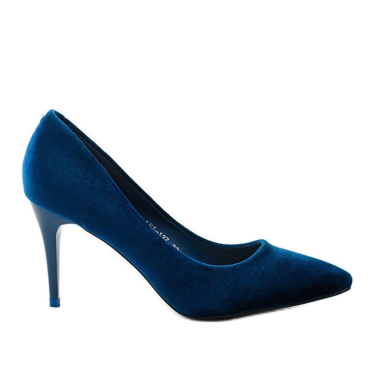 Blue pumps on a LEI-137 heel