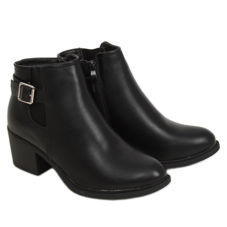 Black low-heeled boots J101 Black