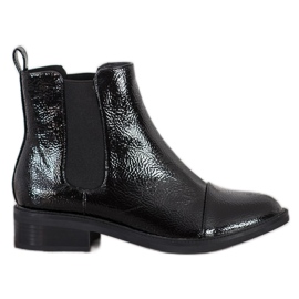 Goodin Lacquered Chelsea Boots black