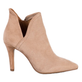 Bella Paris Stylish boots on a high heel beige