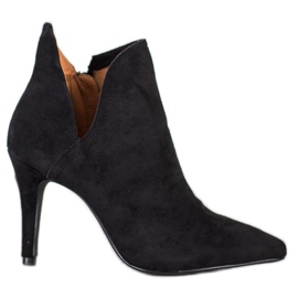 Bella Paris Stylish boots on a high heel black Bella Paris Stylish boots on a high heel black