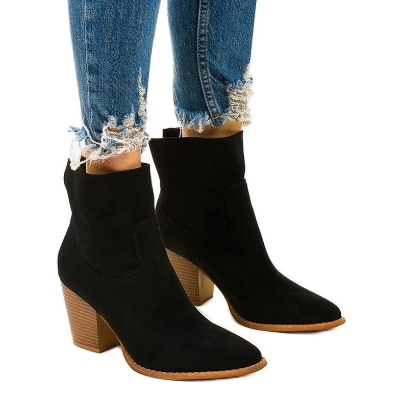 Black ankle boots on the M398 slip-on post