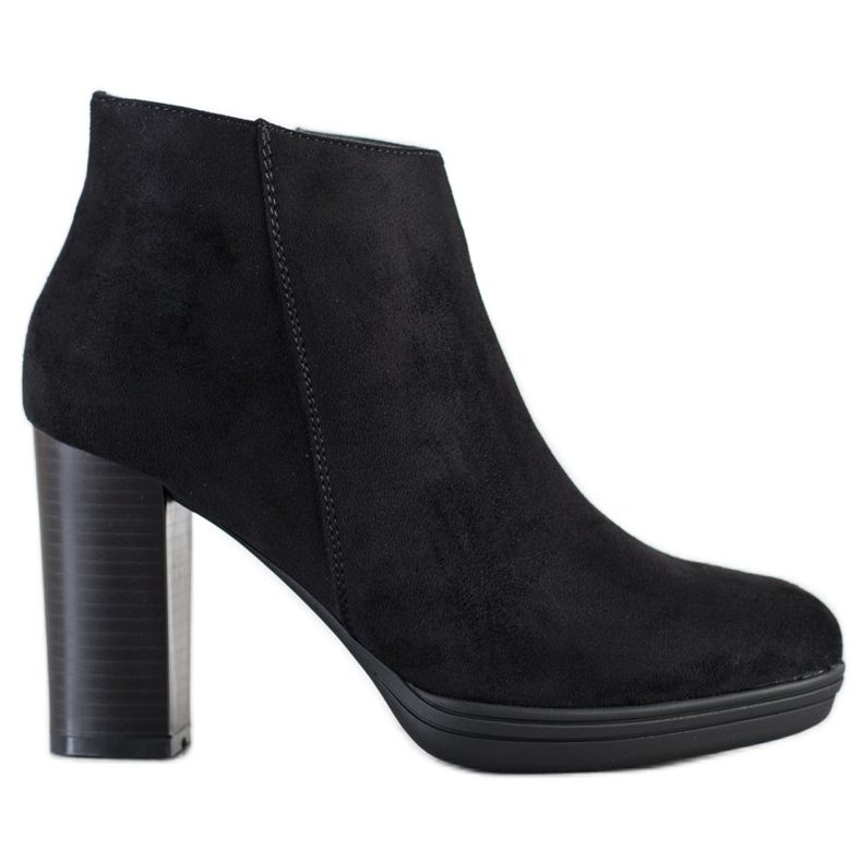 Lovery Short boots on high heels black