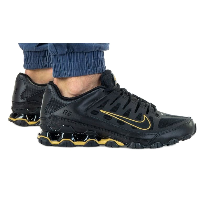 nike reax 8 black gold