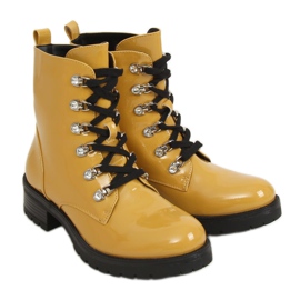 Yellow lacquered boots 7982-PA Yellow