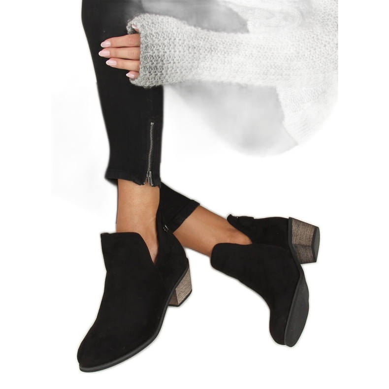 Black Boots with a cut-out black CM-8M4-1 Black Ii Quality