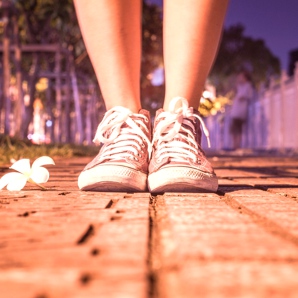 Sneakers and sports shoes from famous brands at a discount