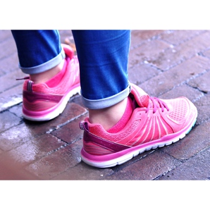 Women's sports shoes - fashionable colors and interesting models