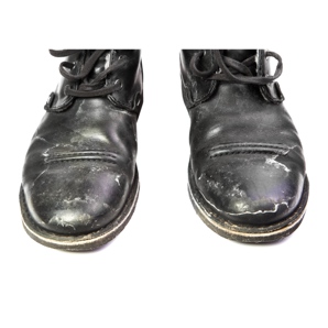 How and with what to remove salt from shoes?