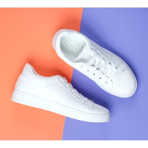 Sewn or glued shoes? Learn about the advantages and disadvantages of both solutions