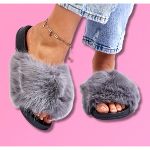 Fur flip-flops – hit or miss?