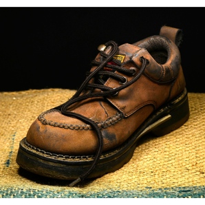 How to remove mold from shoes?