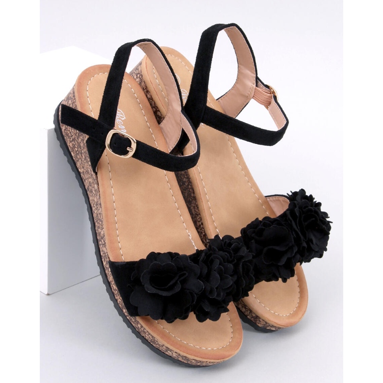 Wedge sandals with flowers from Pionter Black 1