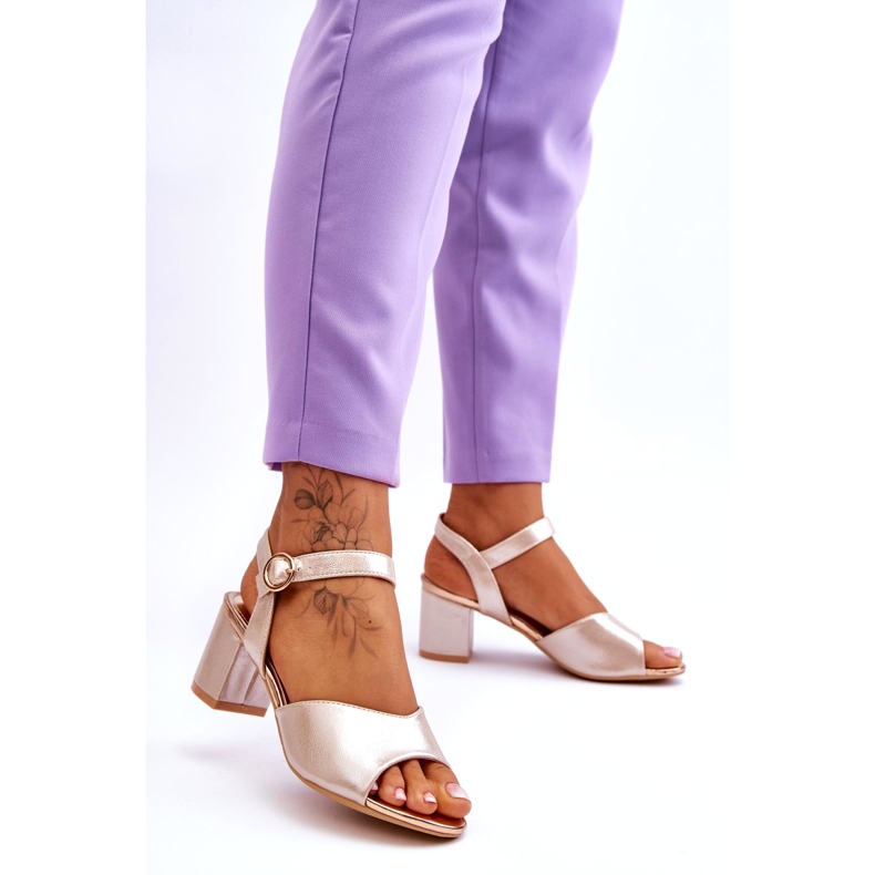 Vinceza Women's eco-leather sandals on the golden metallic post 2