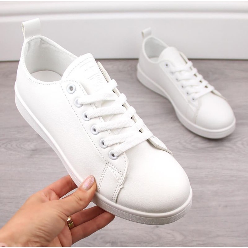 Sports shoes News W 23SP02-5786 white 1