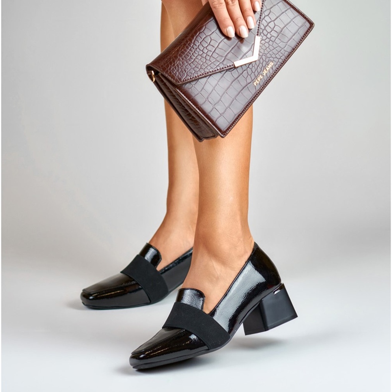 La.Fi Patent leather pumps with low heels black 1