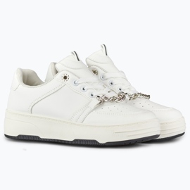 White sports shoes with a chain 2