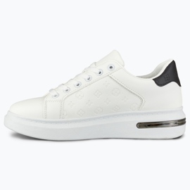 Sports shoes with a decorative back white 2