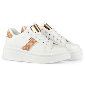 Stylish white women's sports shoes 1