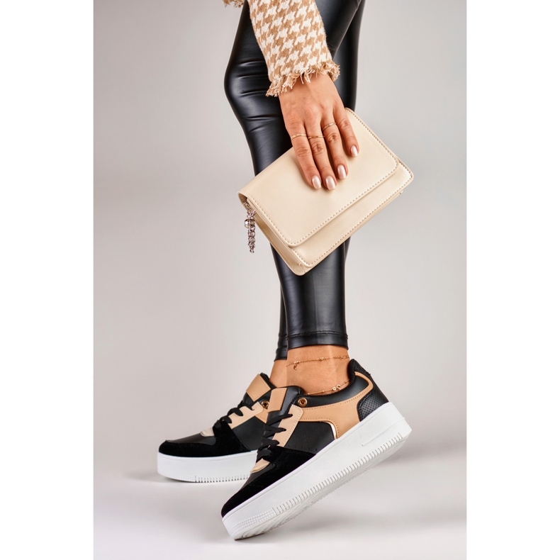 Fashionable women's black sports shoes 2