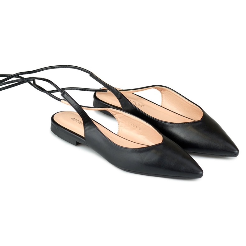 Black tied ballerinas 2