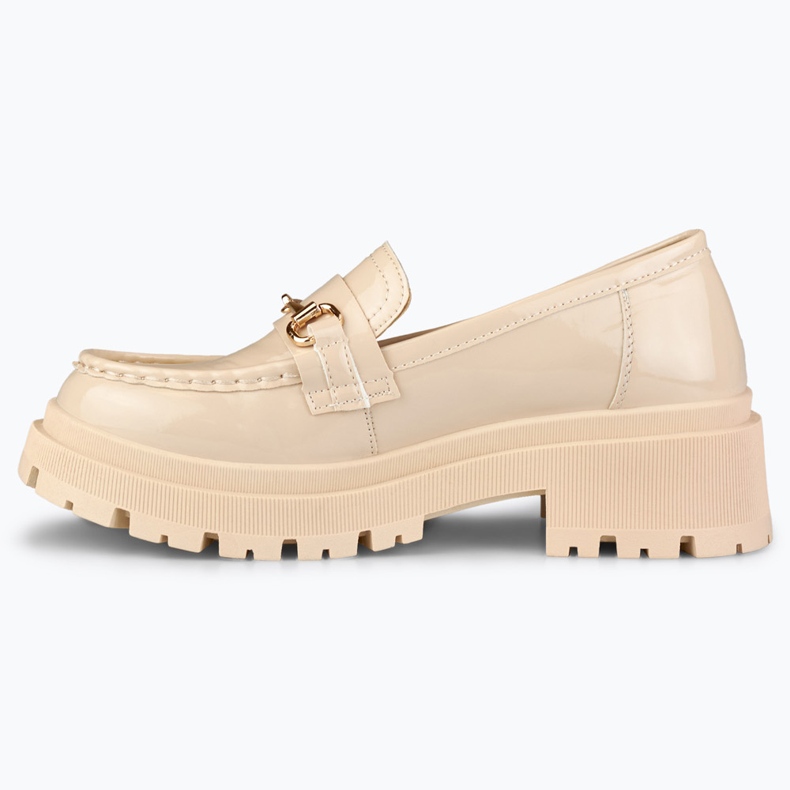Lacquered beige platform shoes 2