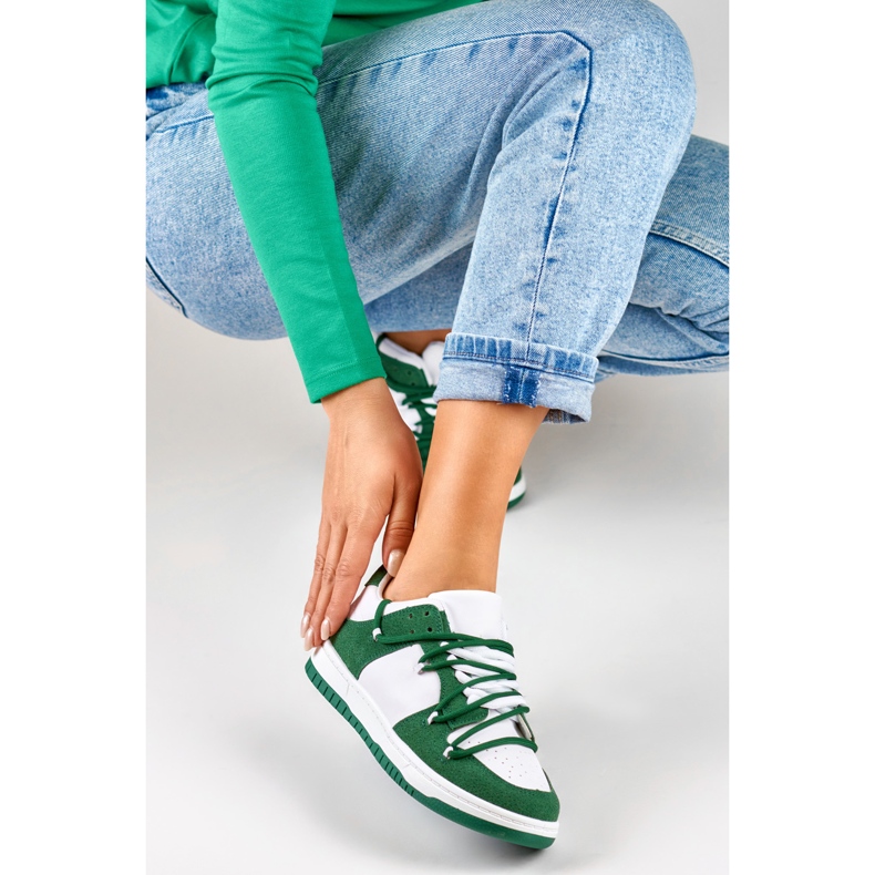 Women's sports shoes with green laces 1