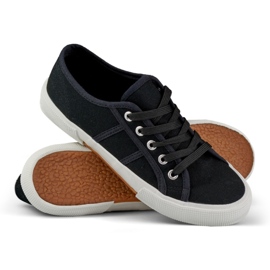 Black low sneakers 2