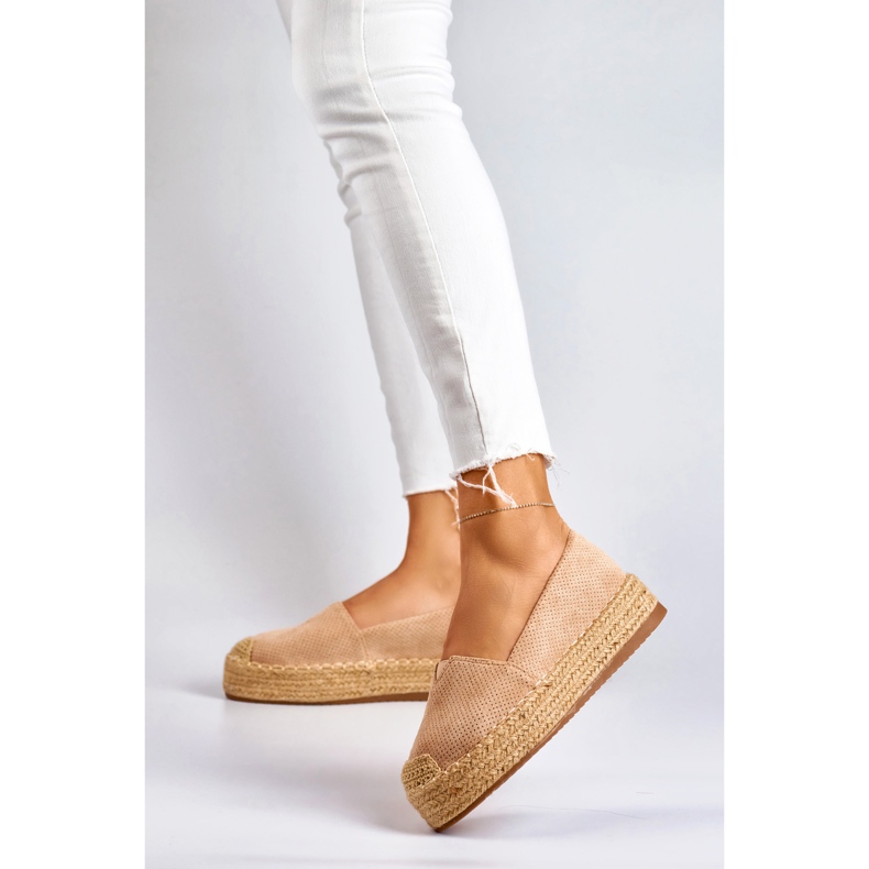 Beige women's espadrilles on the platform 2