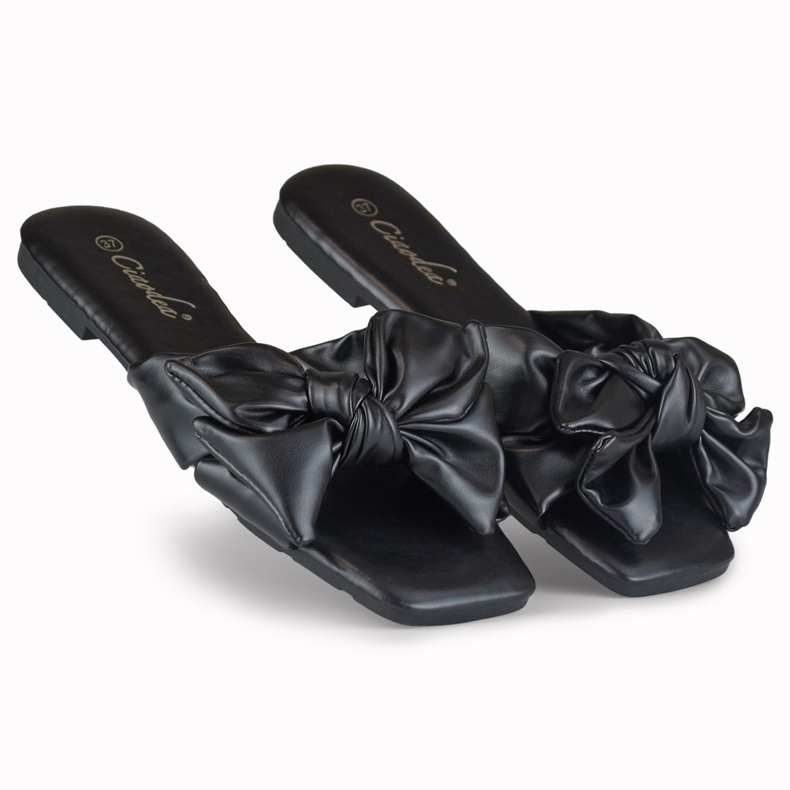 Black sliders with a bow from Isanna 1