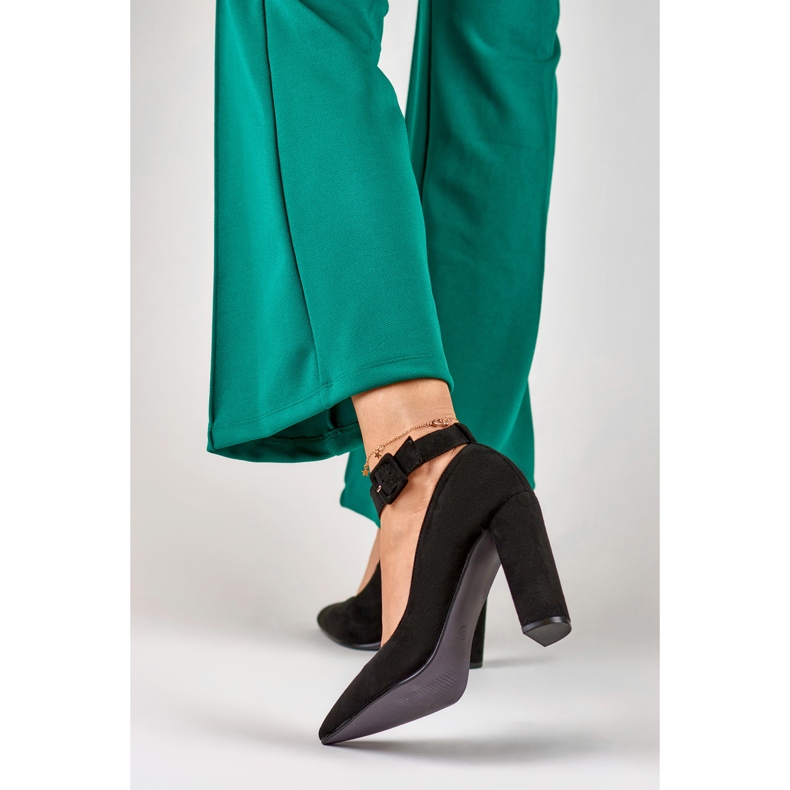 Ladies' black pumps fastened at the ankle 2