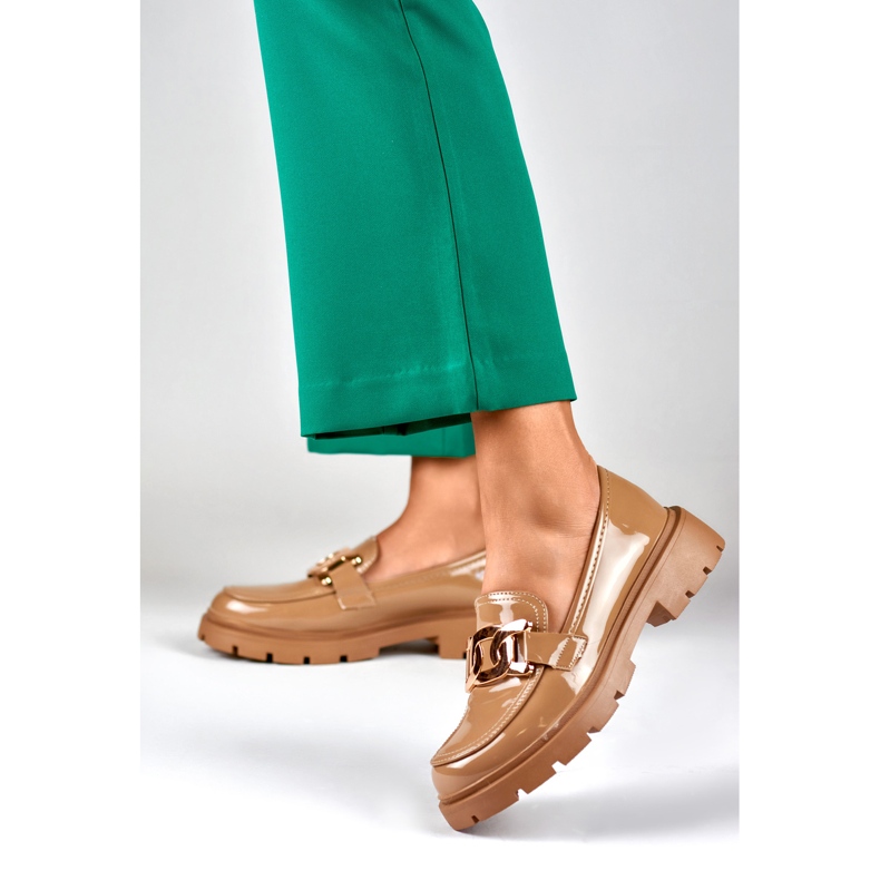 Caramel shoes with gold decoration beige 2