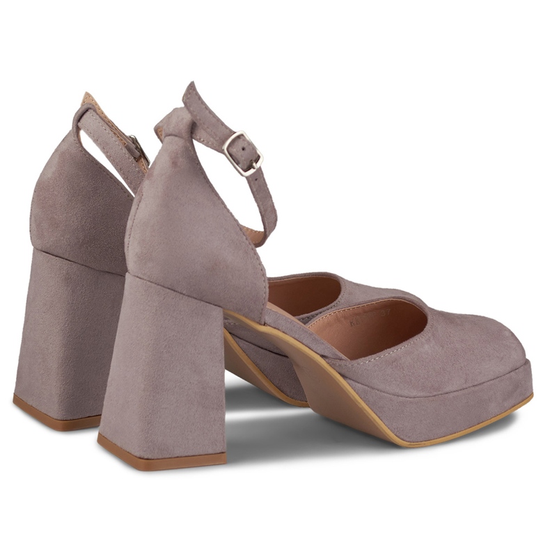 Pumps on a wide heel fastened at the ankle grey 1