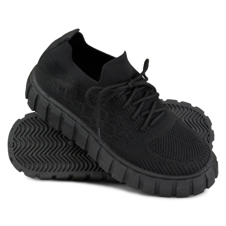 Flexible black women's sports shoes 1
