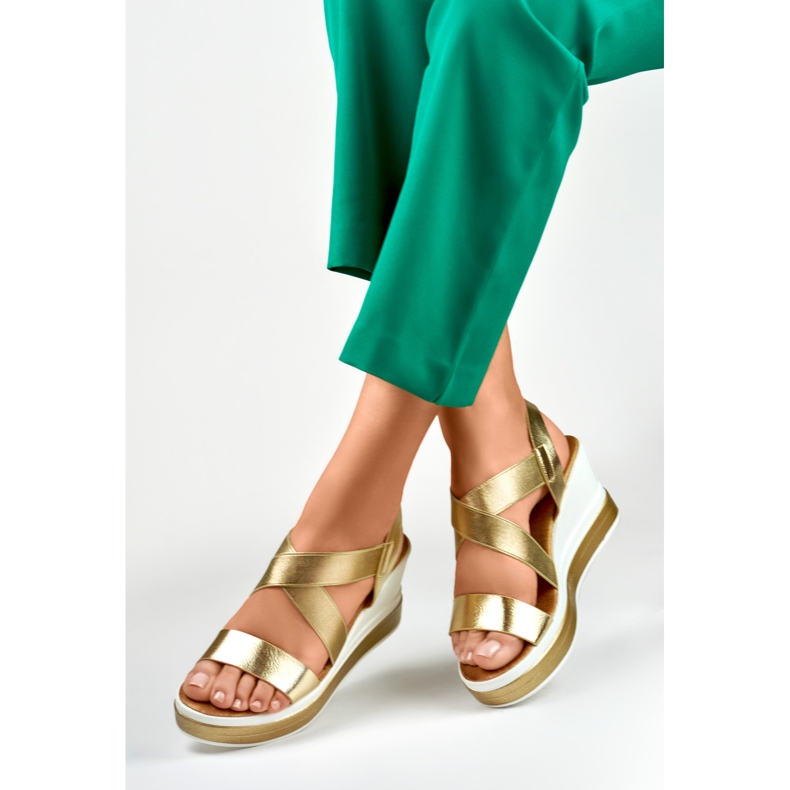 Comfortable wedge sandals with golden stripes 1