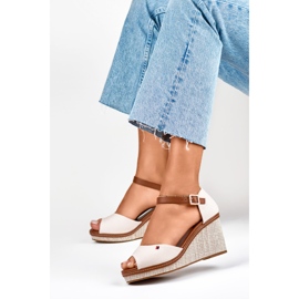 Women's beige wedge sandals from Tomm 2