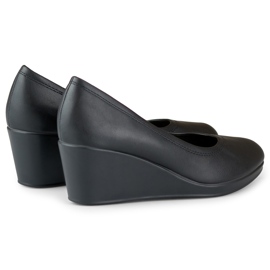 Black pumps on the wedge made of eco-leather 1