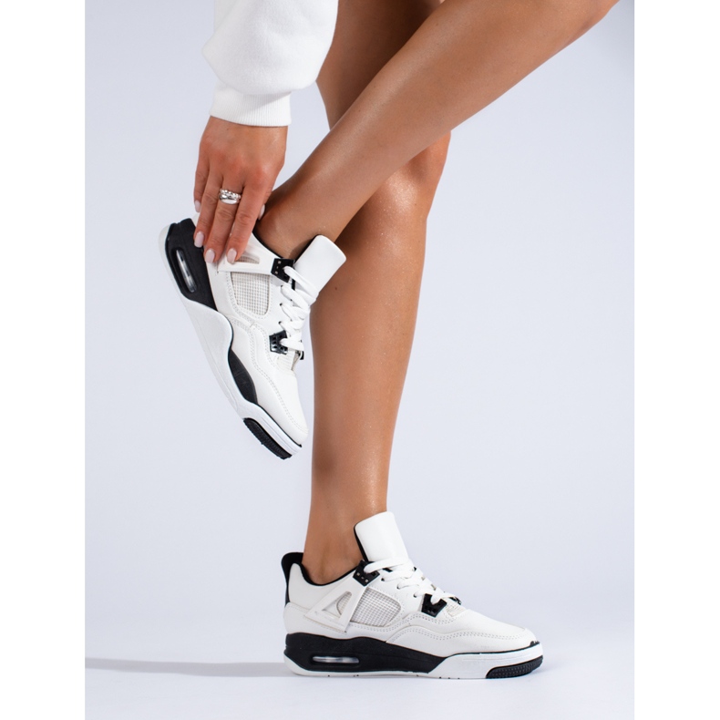 Black and white sneakers with a thick sole from Shelovet 1