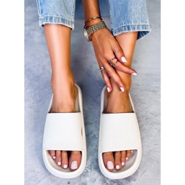 Yang White cushion slippers 1